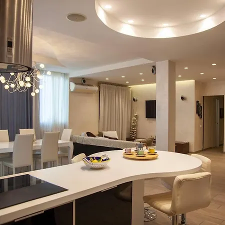 Luxury In Steps From Metro A Cornelia Rome