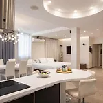 Luxury In Steps From Metro A Cornelia *