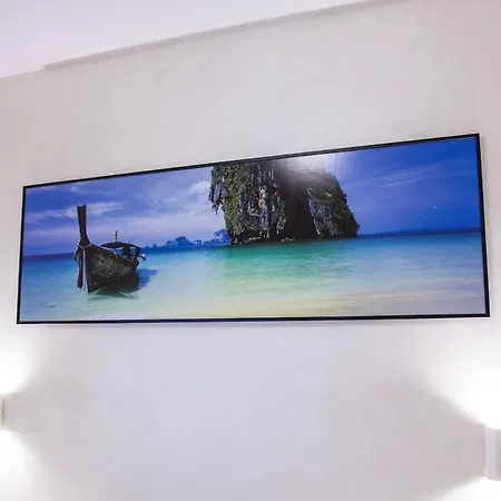 Luxury In Steps From Metro A Cornelia