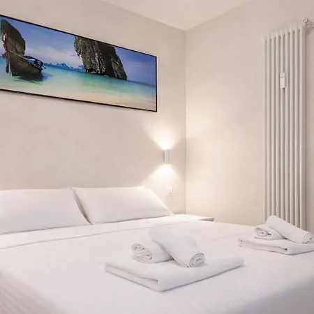 Luxury In Steps From Metro A Cornelia רומא