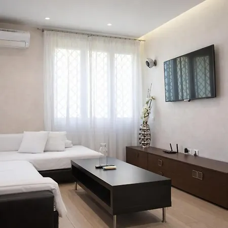 Luxury In Steps From Metro A Cornelia Апартаменты *