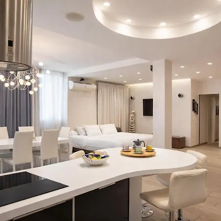 Luxury In Steps From Metro A Cornelia *