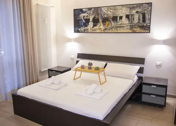 Luxury In Steps From Metro A Cornelia Lägenhet *