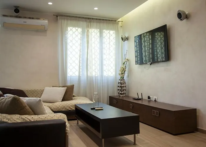 Luxury In Steps From Metro A Cornelia * Rom