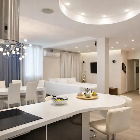 Luxury In Steps From Metro A Cornelia شقة روما